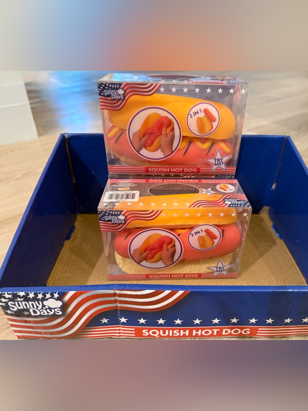 SUNNY DAYS TOYMENDOUS SQUISH HOT DOG TRENDING EVERYWHERE! NEW IN UNOPENED BOX